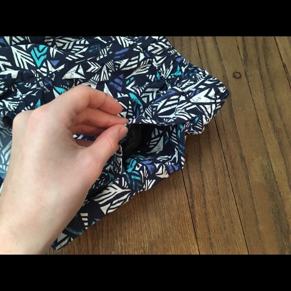 Patterned Patagonia Shorts - Picture 5 of 6
